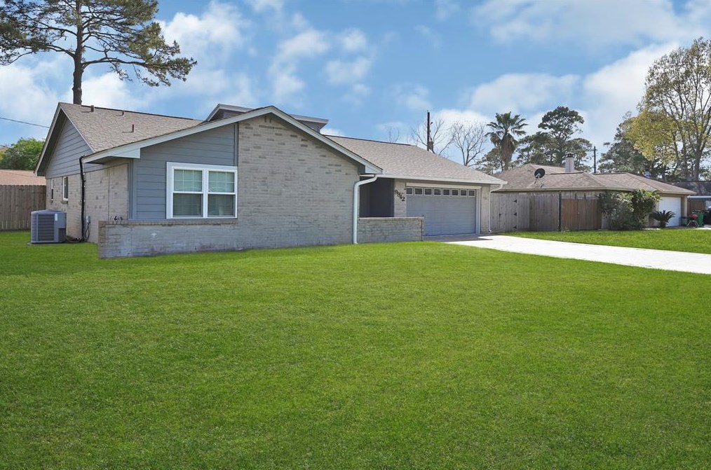 9942 Pinehurst St, Baytown TX  77521-5036 exterior