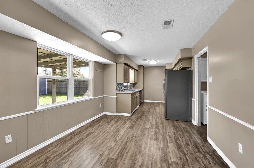 9942 Pinehurst St, Baytown TX  77521-5036 exterior