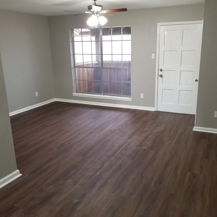 4500 Sherwood Ln #10, Houston, TX 77092