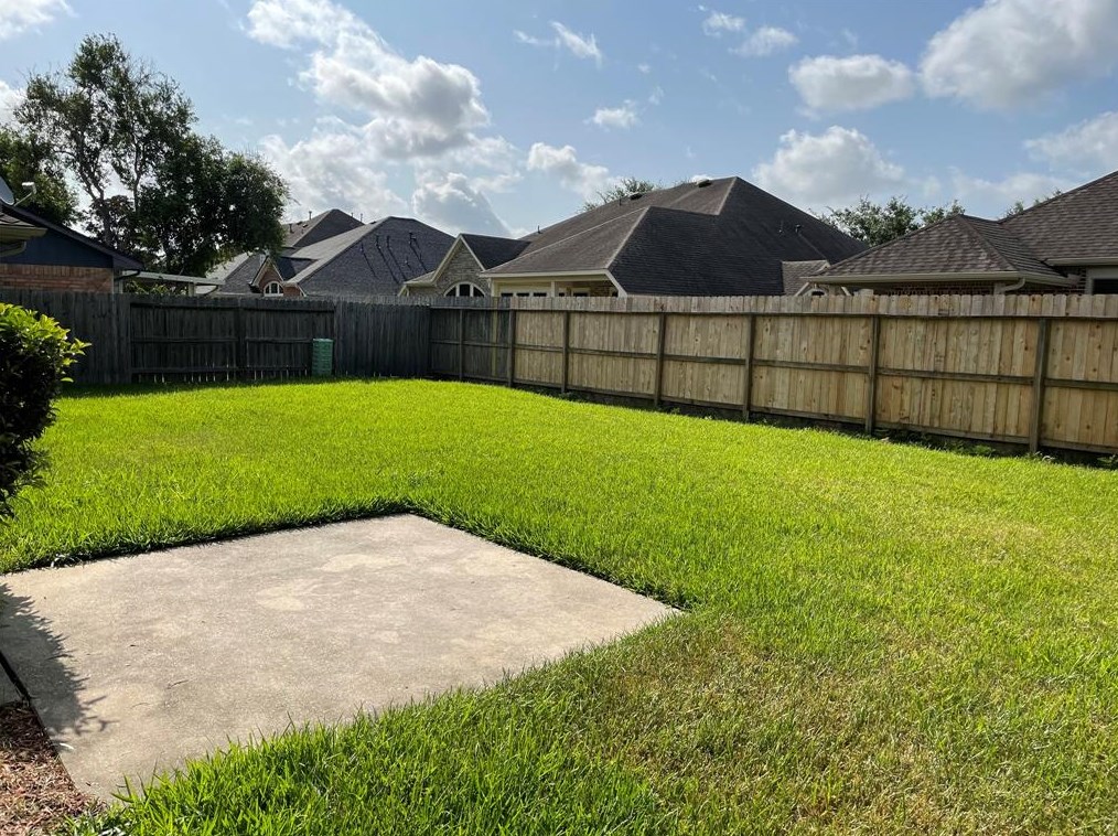 2929 Forest Hills Dr, League City, TX 77573