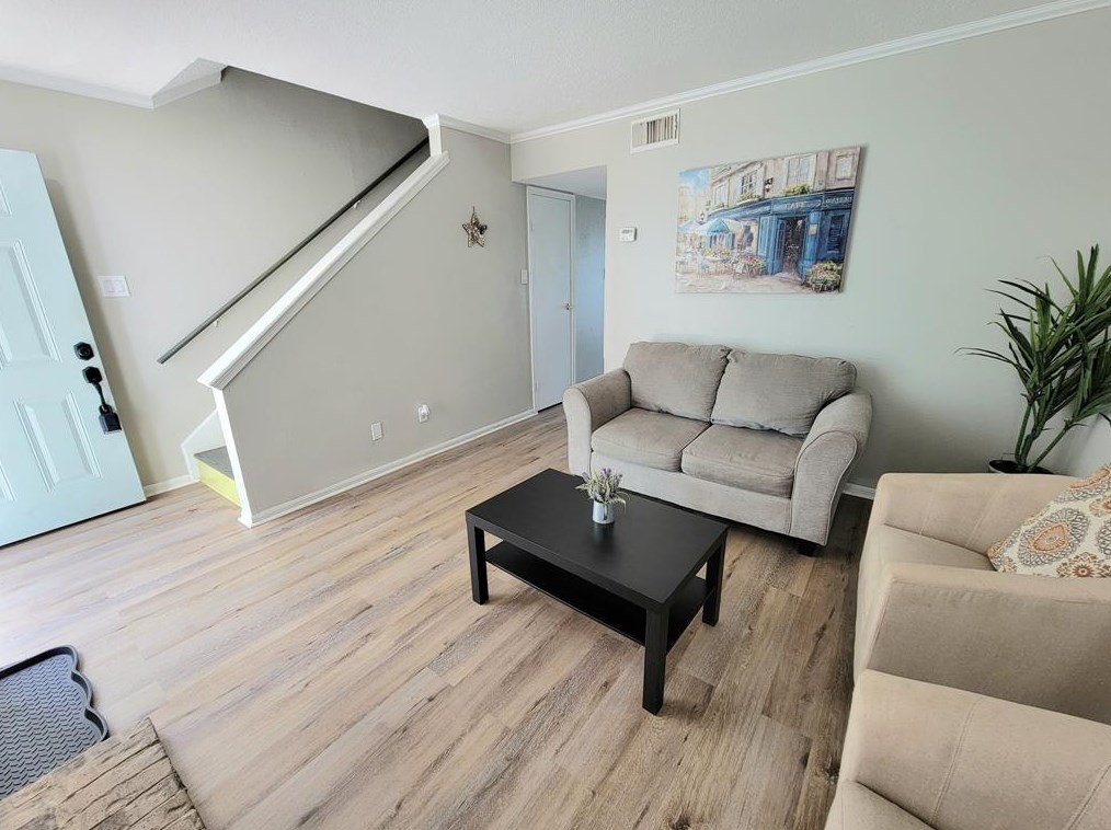 925 Sealy St #4, Galveston, TX 77550