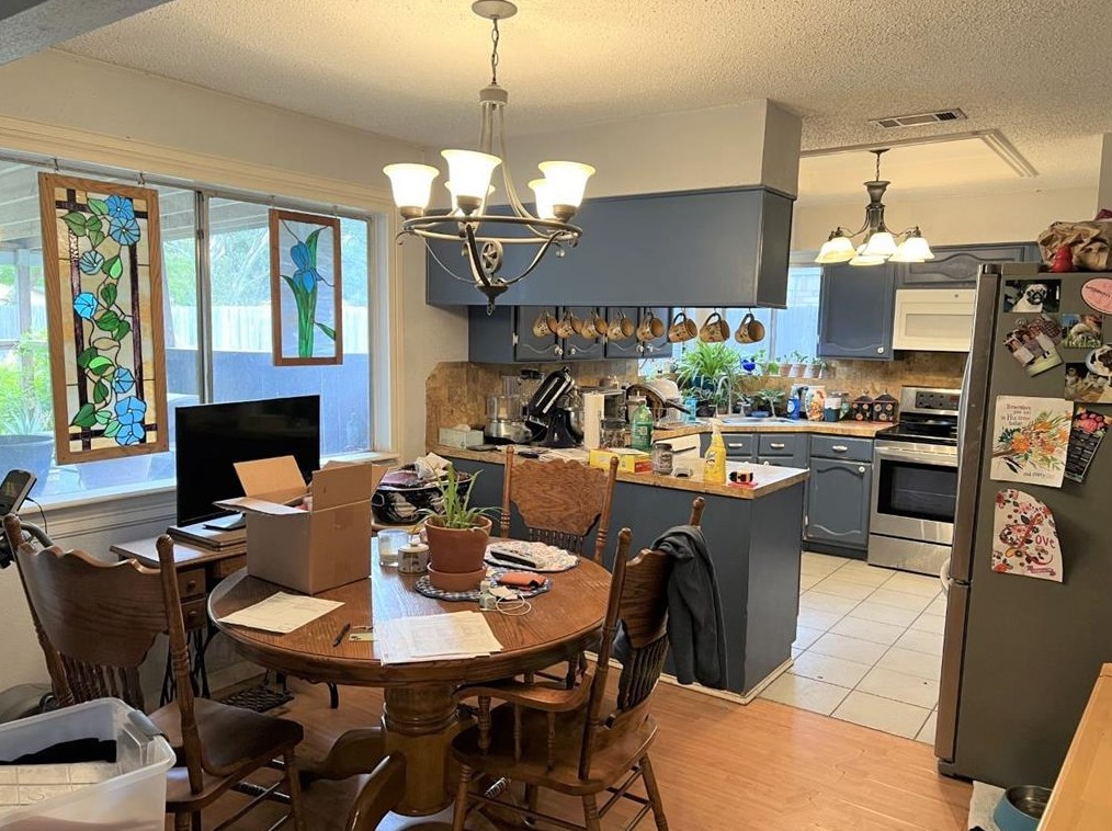 9911 Waving Fld Dr, Houston TX  77064-4239 exterior