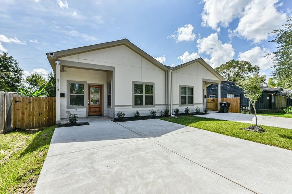 5114 Higgins St #a, Houston, TX 77033