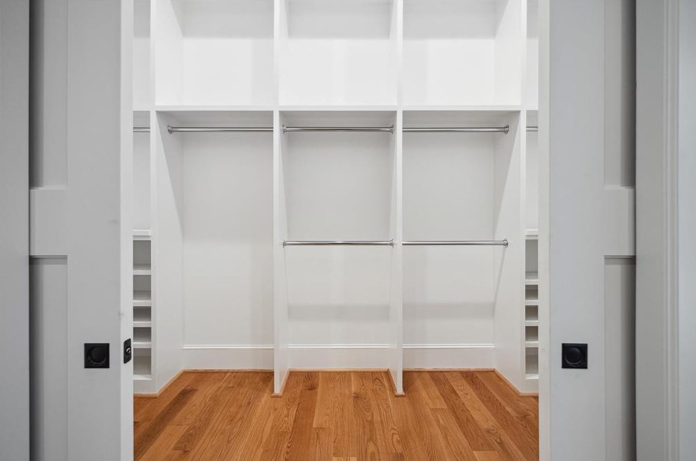 2211 Troon Rd, Houston TX  77019-1512 exterior