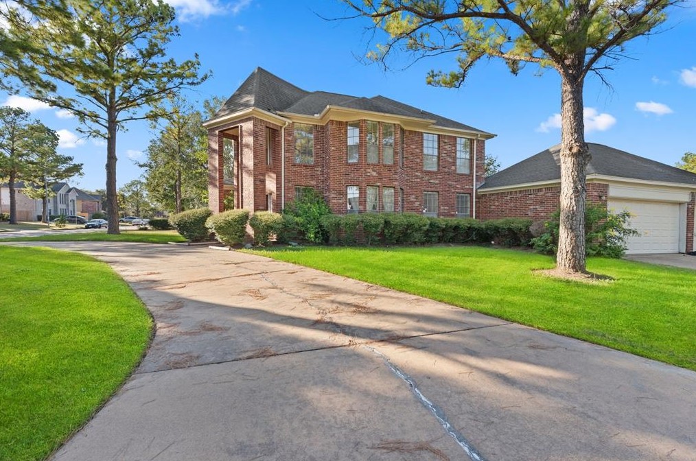 14402 Ardwell Dr, Sugar Land, TX 77498