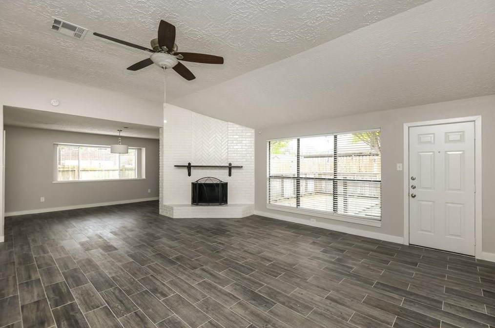 4403 Pawnee St, Baytown TX  77521-8582 exterior