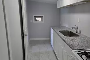 5906 Hillsboro St, Houston, TX 77020 - Photo 8