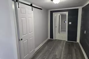 5906 Hillsboro St, Houston, TX 77020 - Photo 2