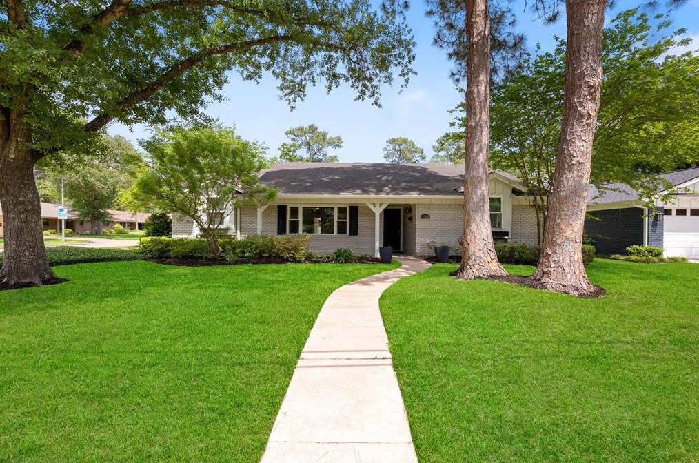 1534 Conrad Sauer Dr, Houston, TX 77043