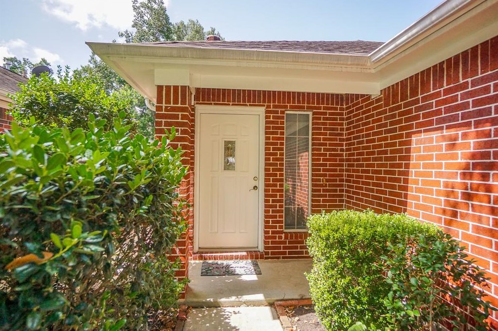 4915 Deer Point Dr, Spring TX  77389-3907 exterior