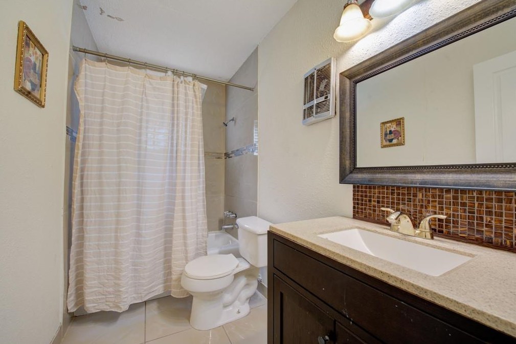 3548 Ruth St, Houston TX  77004-4941 exterior