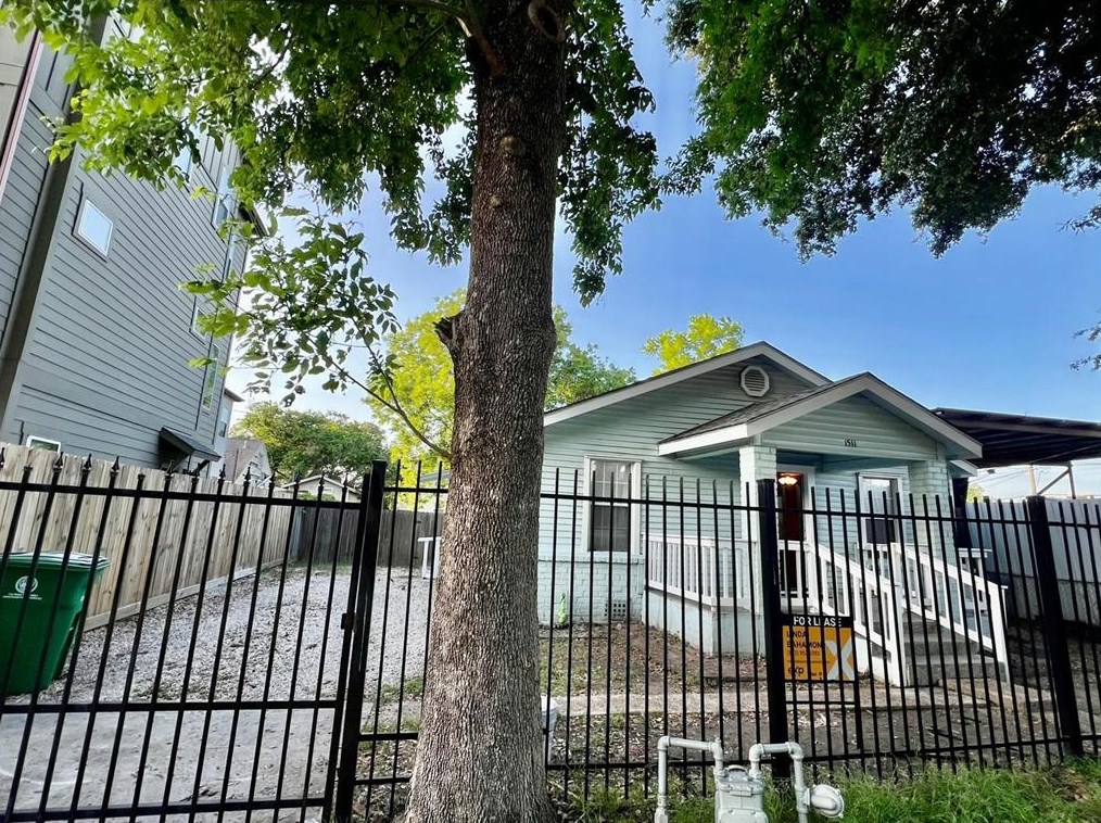 1511 Evelyn St, Houston, TX 77009
