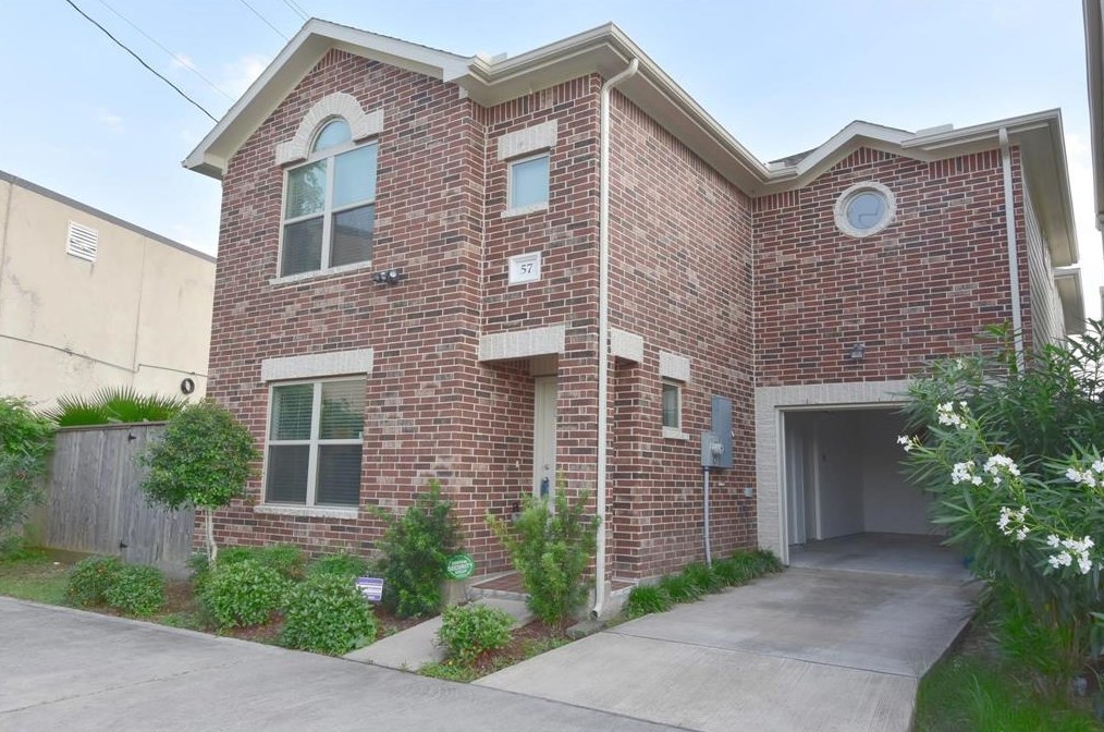 5951 South Loop E #57, Houston, TX 77033