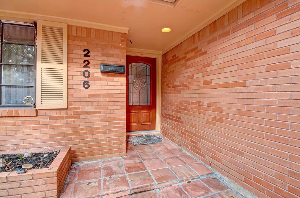 2206 Cheshire Ln, Houston, TX 77018
