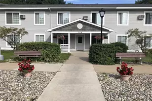 728 W Spruce St, Harrison, MI 48625 - Photo 2