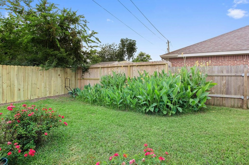 10330 Cades Crk Ct, Houston TX  77089-5916 exterior