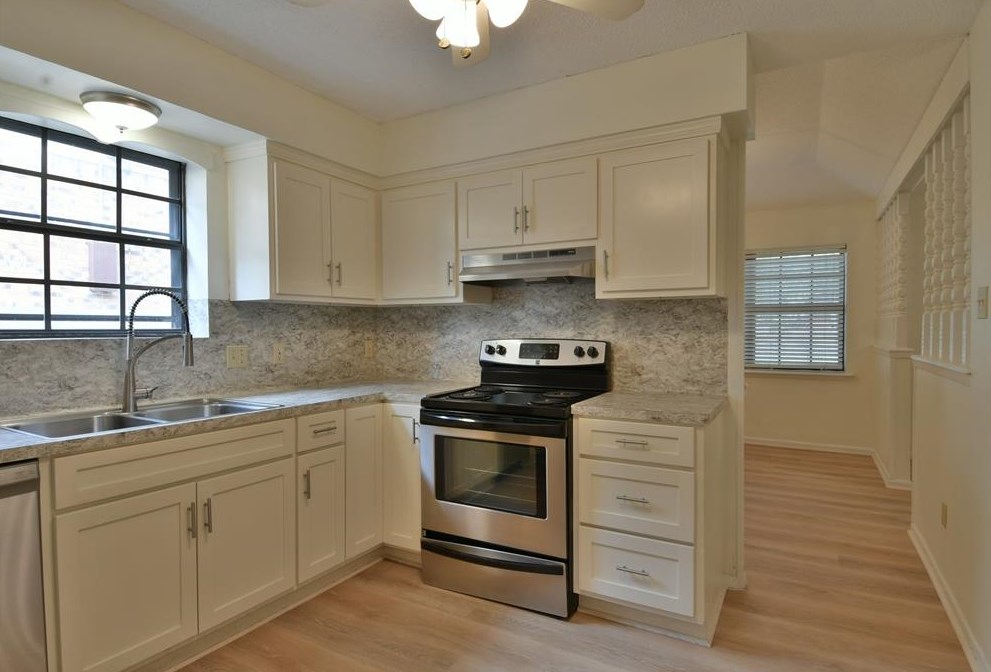 2503 Airline Dr, Brenham, TX 77833