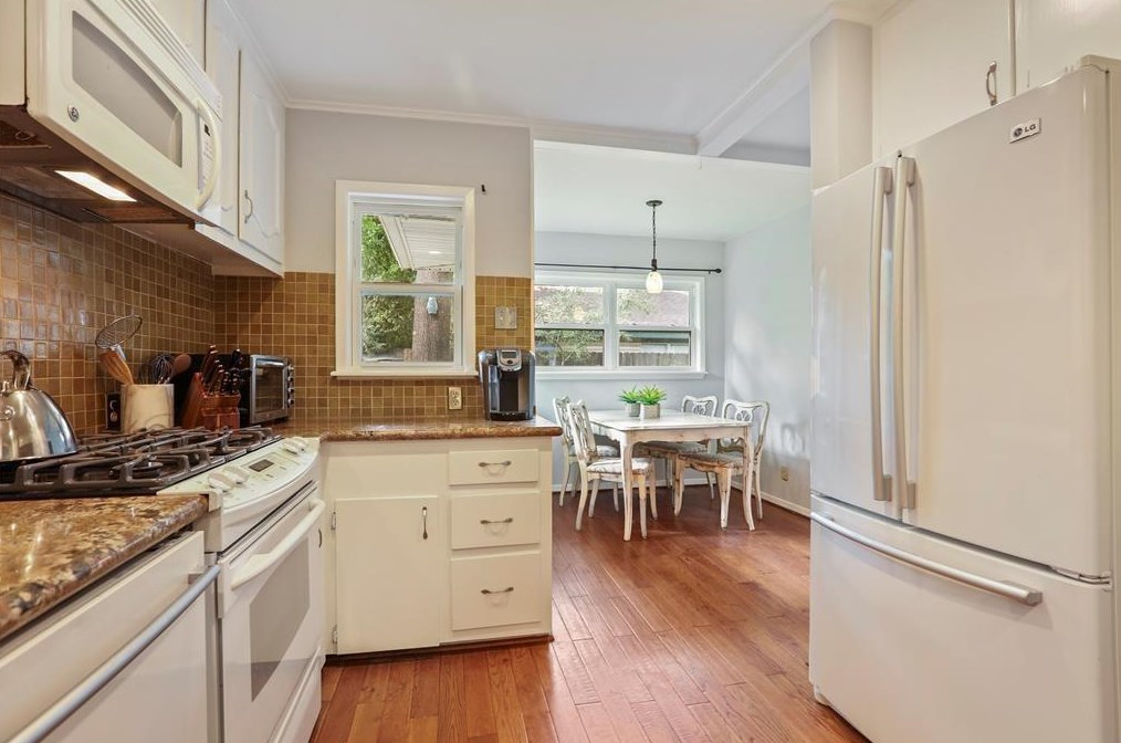 1517 Ronson Rd, Houston TX  77055-3219 exterior