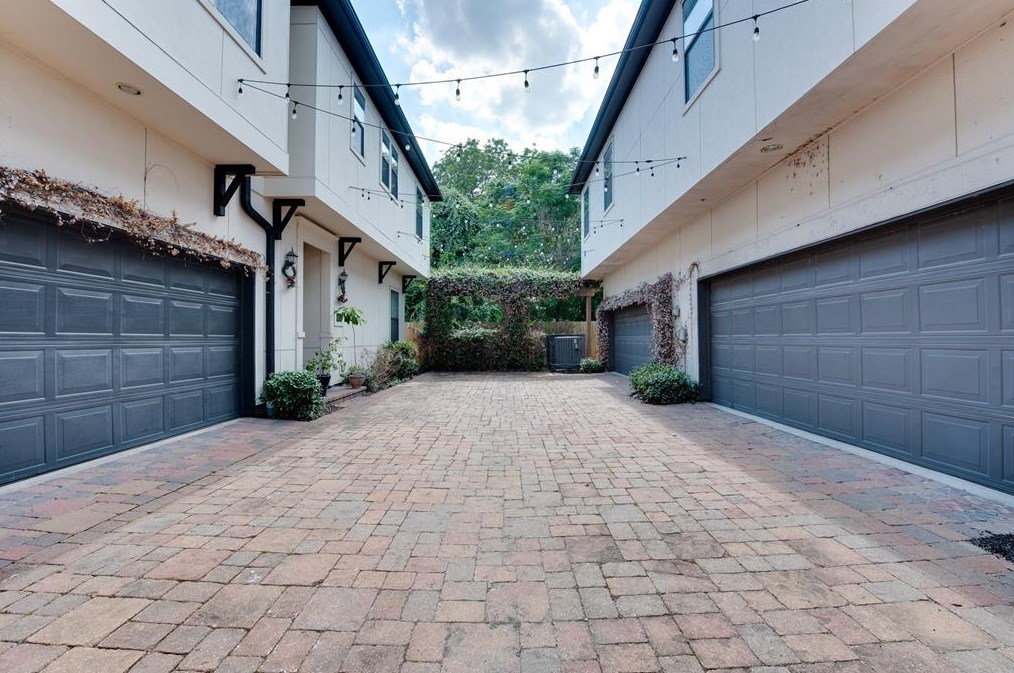 2924 Baer St, Houston TX  77020-5906 exterior