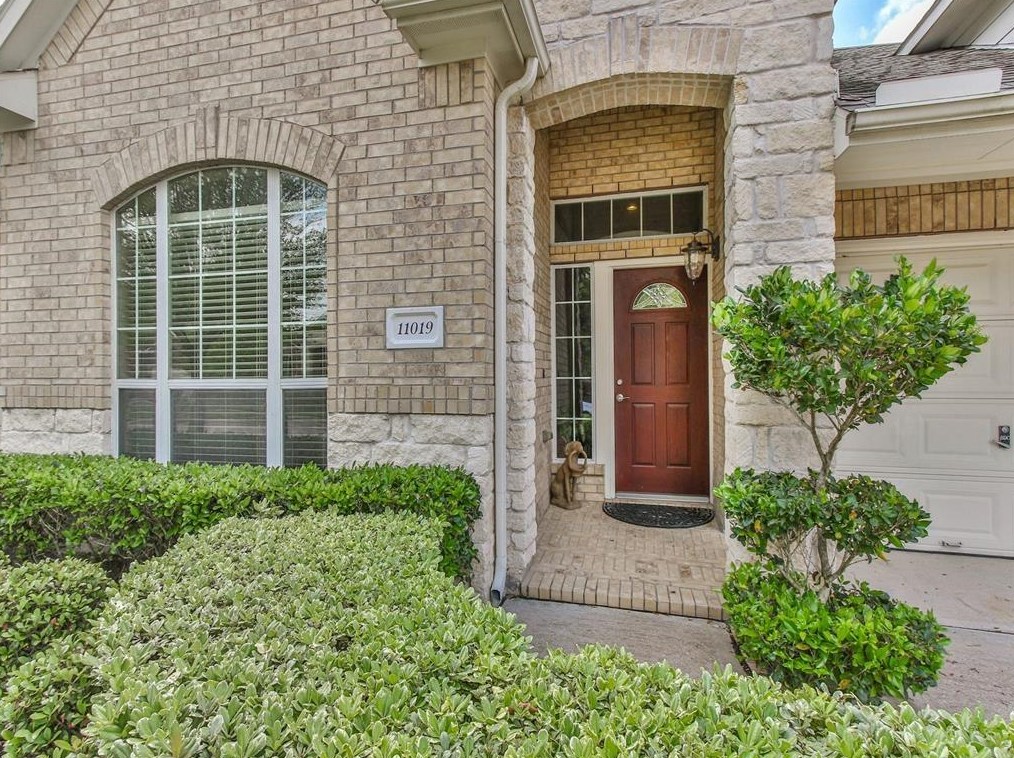 11019 Hilltop Park Ln, Cypress, TX 77433