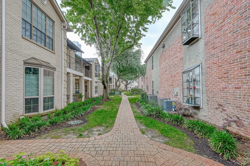 2700 Revere St #133, Houston, TX 77098