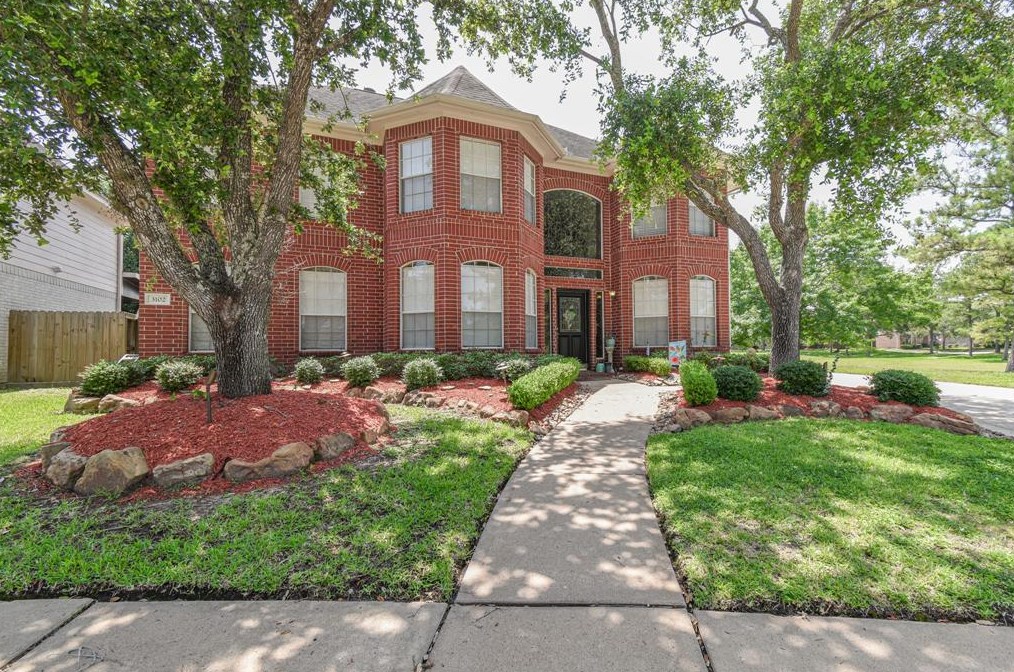3102 Mossy Elm Ct, Houston, TX 77059-3226