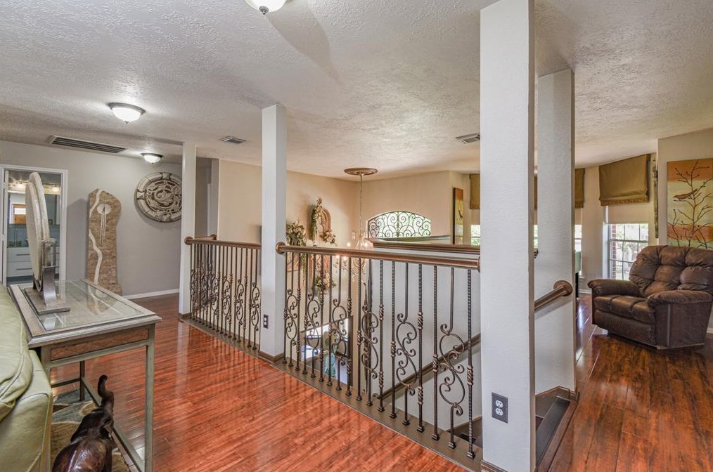 3102 Mossy Elm Ct, Houston TX 77059-3227 exterior