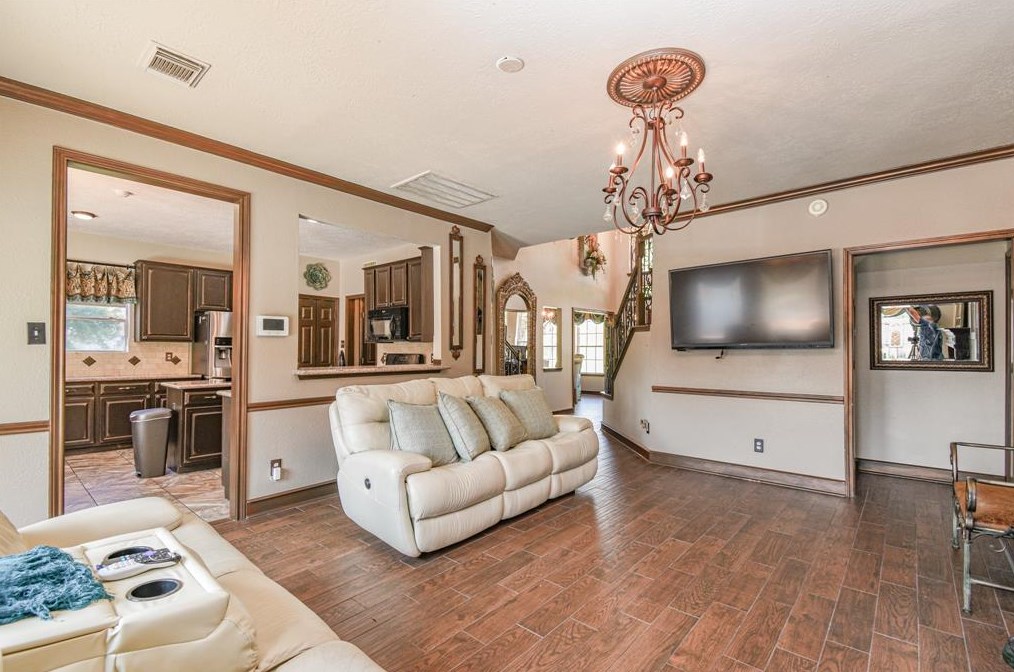 3102 Mossy Elm Ct, Houston TX 77059-3227 exterior