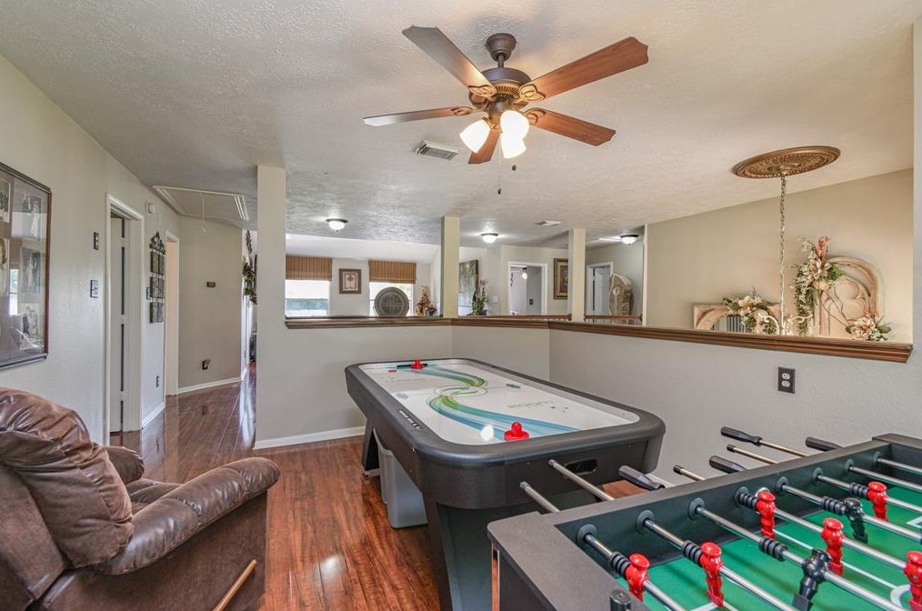 3102 Mossy Elm Ct, Houston TX 77059-3227 exterior