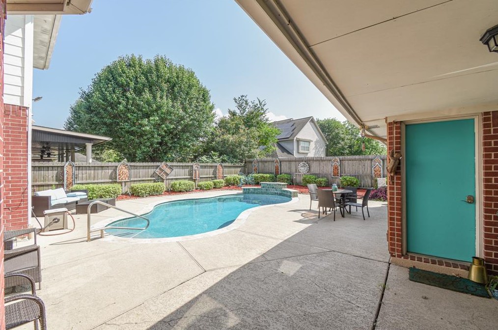 3102 Mossy Elm Ct, Houston TX 77059-3227 exterior