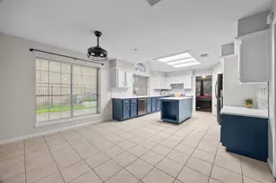 2412 Londonderry Dr, Pearland, TX 77581 - Photo 10