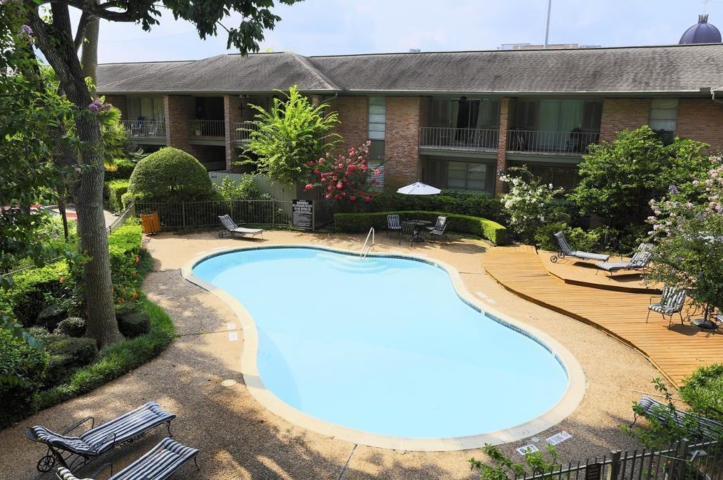 6529 Bayou Glen Rd, Houston, TX 77057