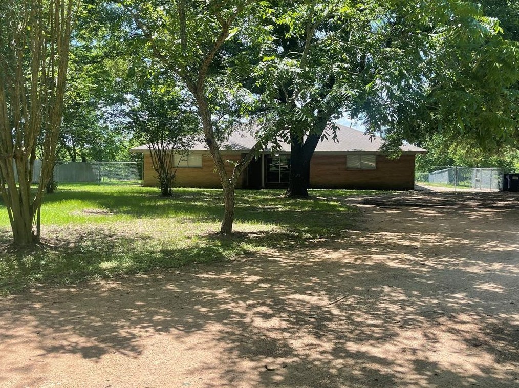 9134 State Hwy 75 S, New Waverly, TX 77358