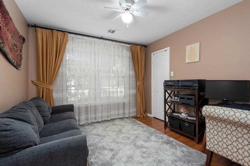 11430 Amber Vly Ct, Houston TX  77066-3955 exterior