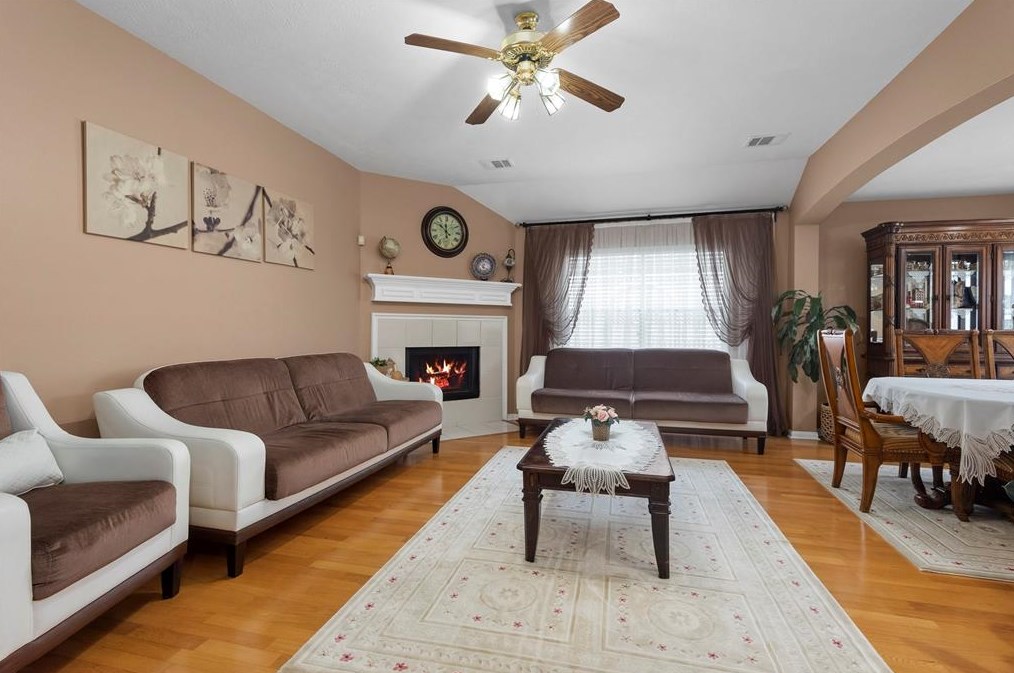 11430 Amber Vly Ct, Houston TX  77066-3955 exterior