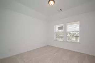 14975 Eagle Feather Dr, Houston, TX 77090 - Photo 18