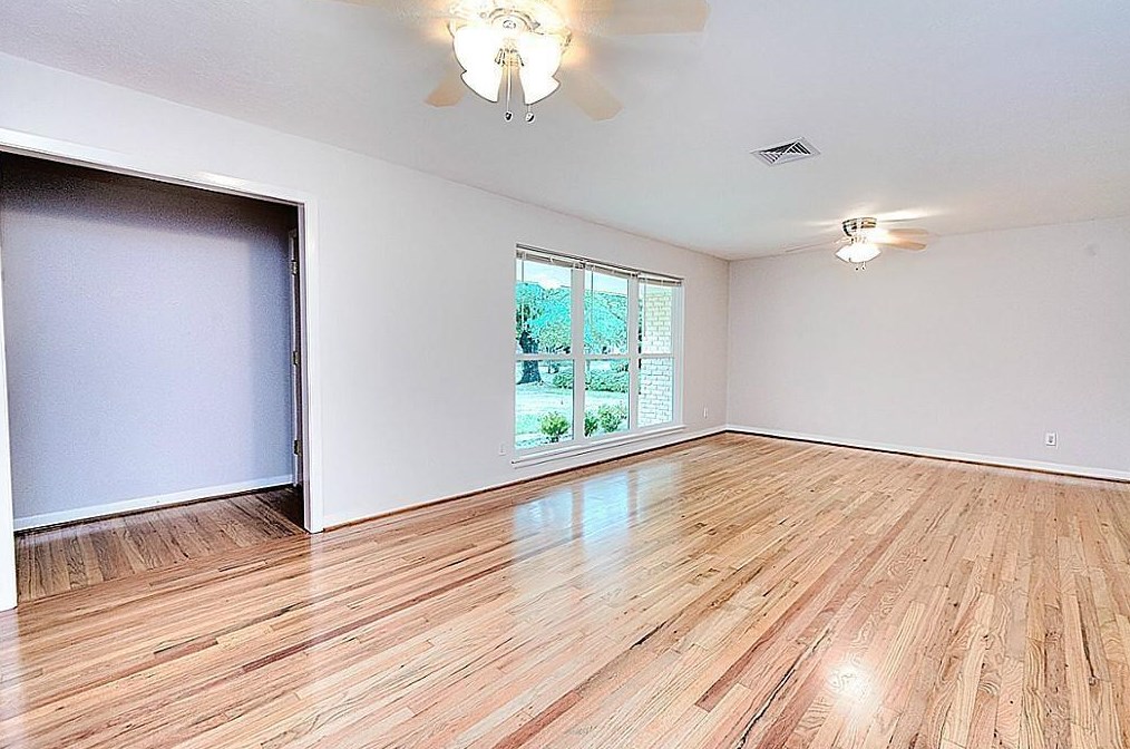 5334 Willowbend Blvd, Houston TX  77096-5221 exterior