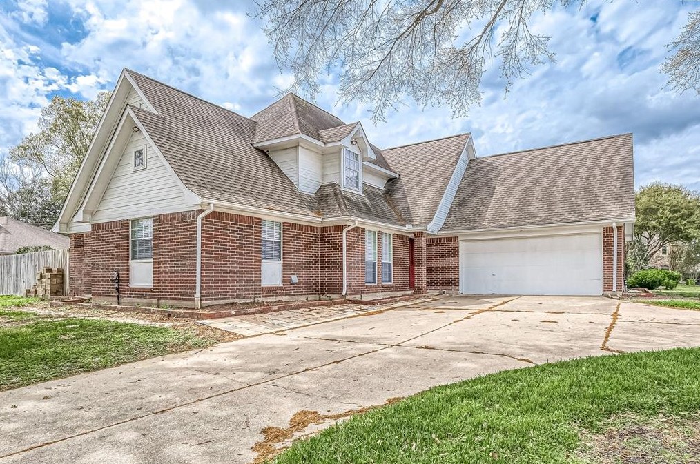 3930 Mission Valley Dr, Missouri City, TX 77459