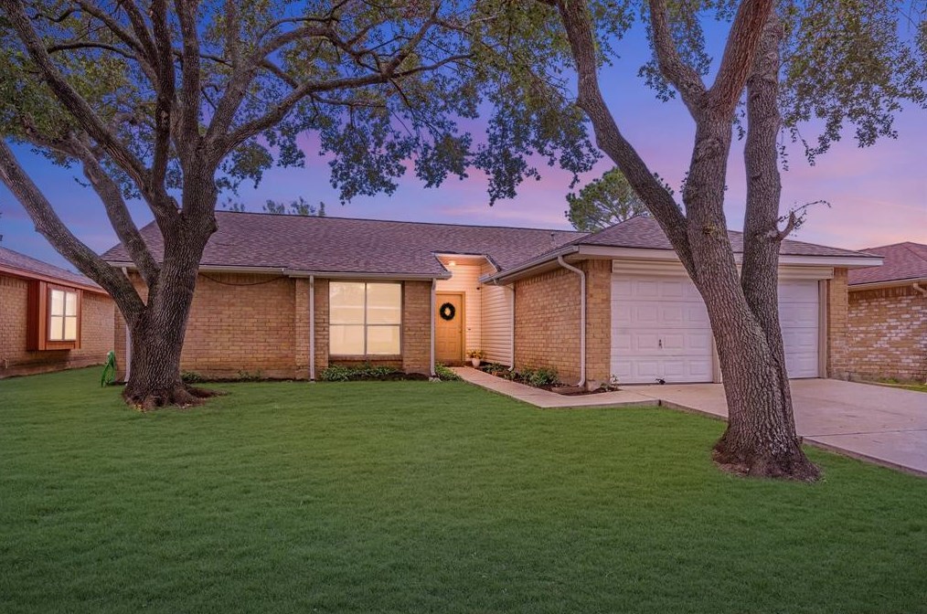 1702 Grand Park Dr, Missouri City, TX 77489