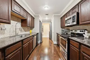 661 Bering Dr, Houston, TX 77057 - Photo 10