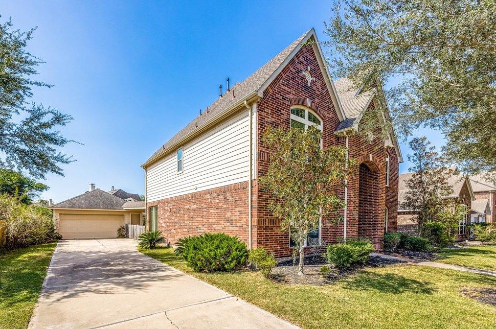 2714 Raven Ridge Dr, Pearland, TX 77584