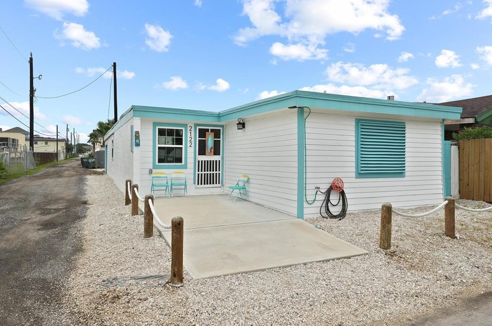 2122 59th St, Galveston, TX 77551
