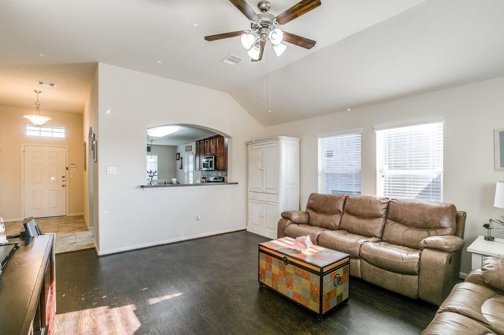 2827 Gaelic Green St, Houston, TX 77045-4647