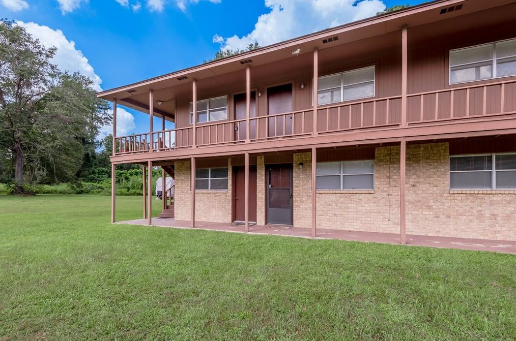 120 Mcadams Ln #g, Huntsville, TX 77320