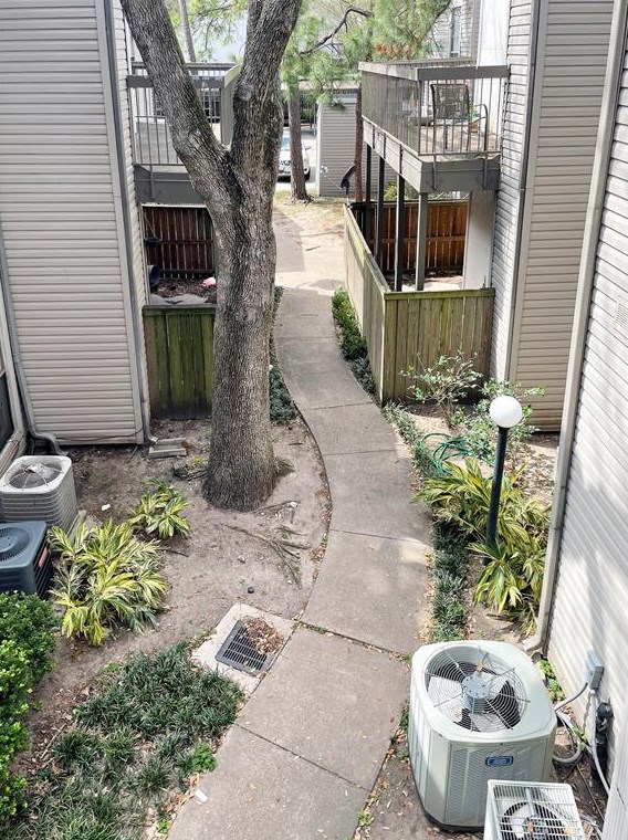 9707 Richmond Ave #28, Houston, TX 77042