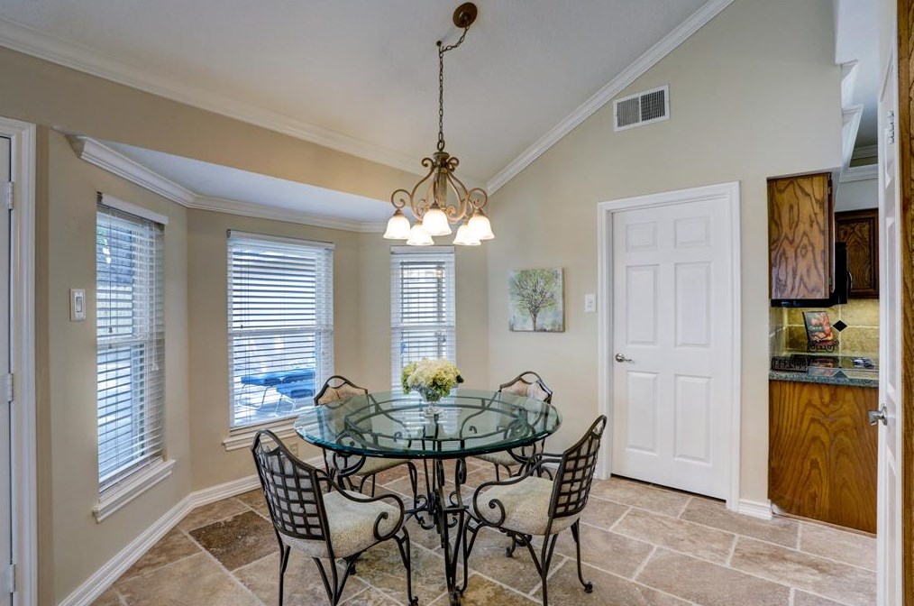15410 Stonehill Dr, Houston TX  77062-3220 exterior