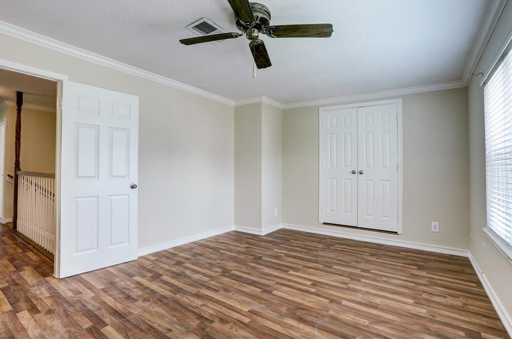 15410 Stonehill Dr, Houston TX  77062-3220 exterior