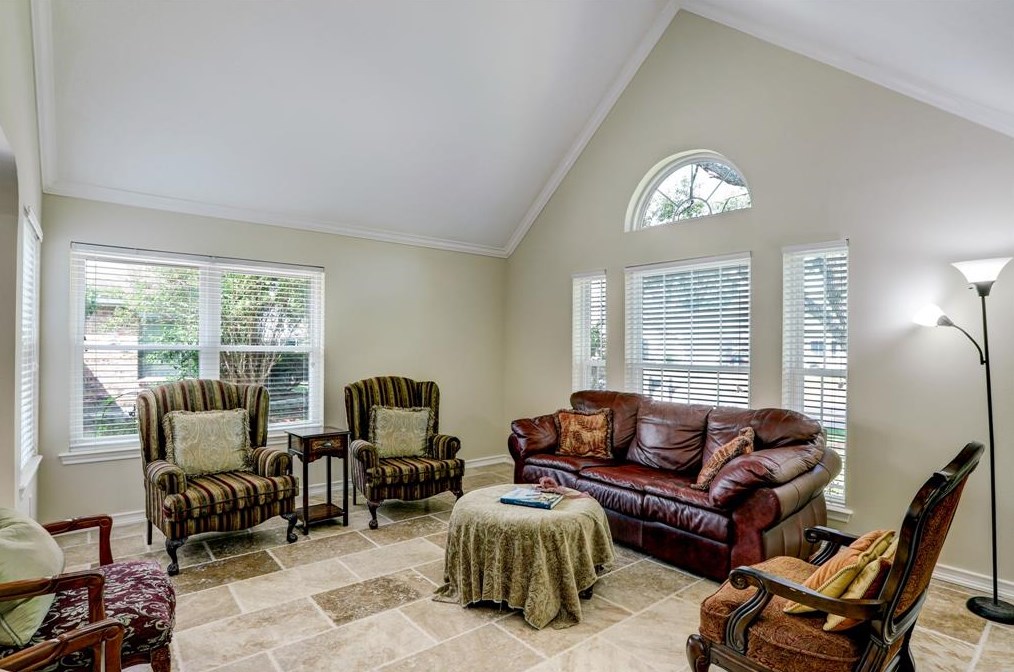 15410 Stonehill Dr, Houston TX  77062-3220 exterior
