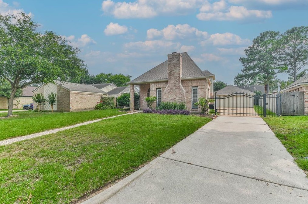 10711 Norchester Village Dr, Houston, TX 77070-3919