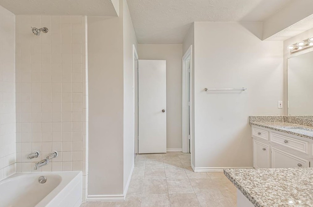 10711 Norchester Vlg Dr, Houston TX  77070-3919 exterior